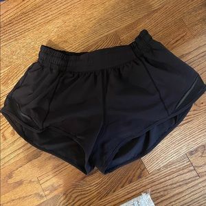 Lululemon Hotty Hot Short 2.5in